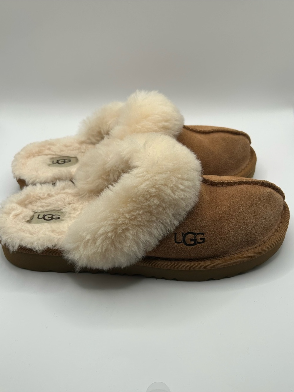 UGG Kids Chestnut Brown Sheepskin Slip-On Slippers - Picture 3 of 6